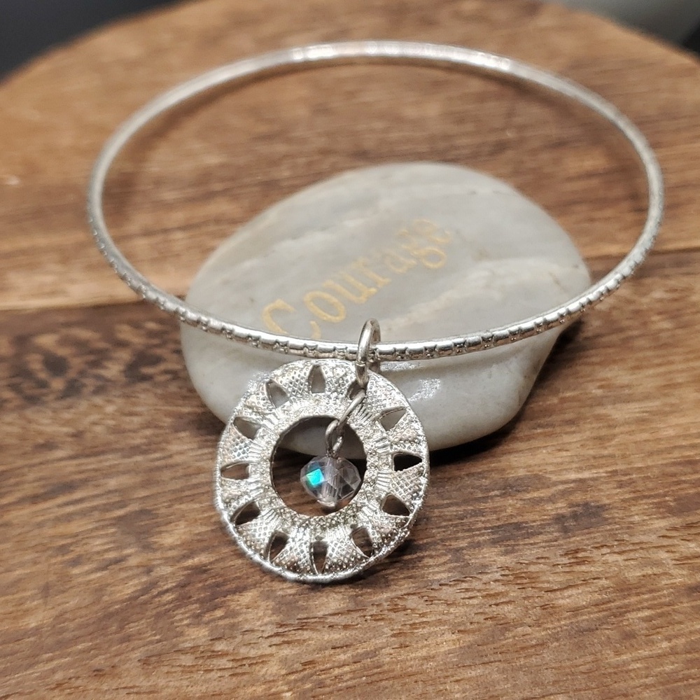 B2721 medallion compass styled‎ roads where nowhere go bracelet